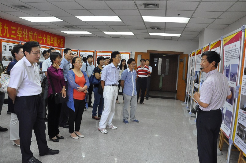 九三學社河北农业大学下层委员会主委张晋国解嗣魅展览1.jpg